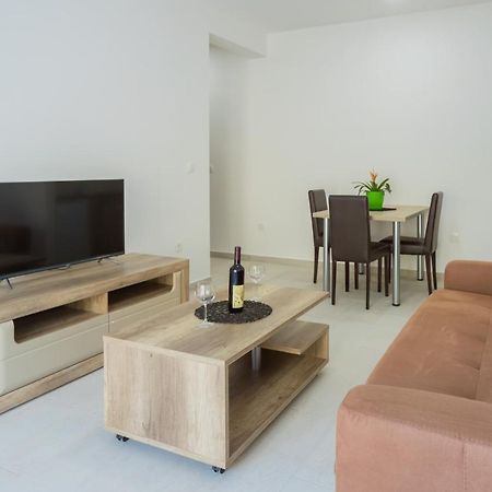 Grejm Lux Family Apartments Petrovac Exteriér fotografie