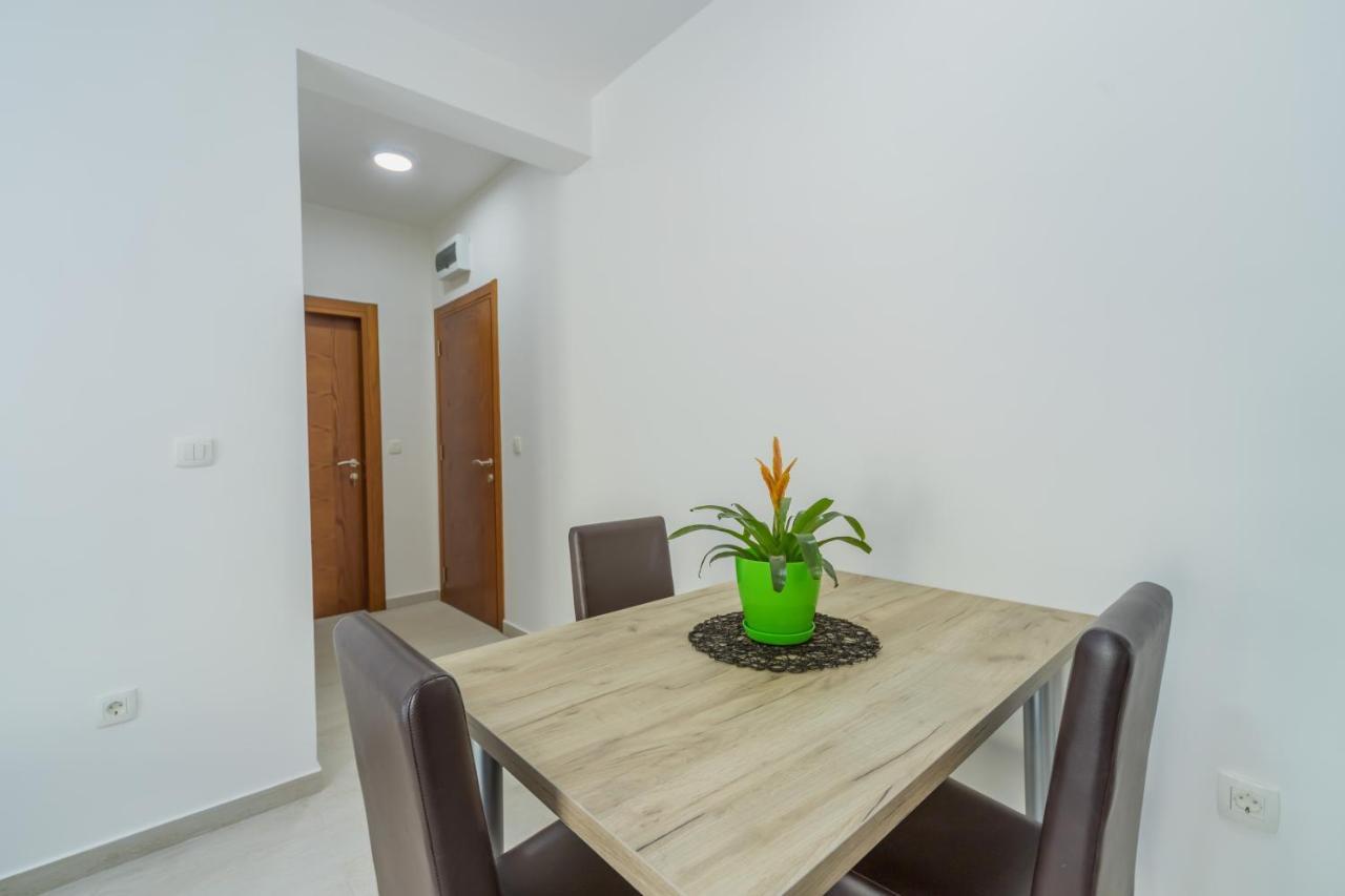 Grejm Lux Family Apartments Petrovac Exteriér fotografie