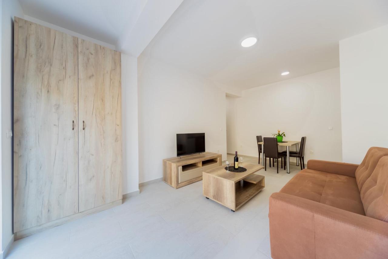 Grejm Lux Family Apartments Petrovac Exteriér fotografie